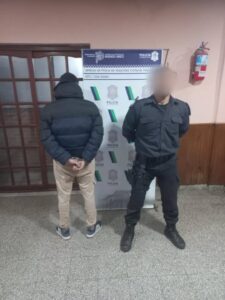 Aprehendieron a un joven que realizaba maniobras imprudentes en moto durante los festejos