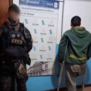 Dos aprehendidos tras ser sorprendidos durante un robo
