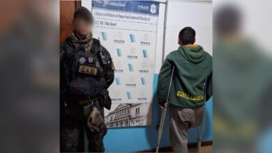 Dos aprehendidos tras ser sorprendidos durante un robo